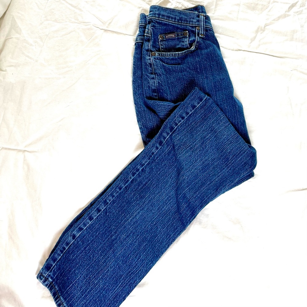 Lee by Rider women’s straight leg blue denim jeans. Size 8P.